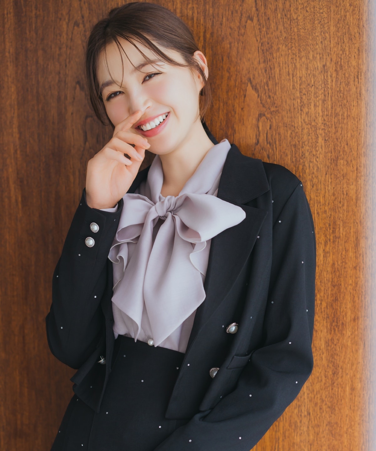 シアーラッフルボウタイブラウス