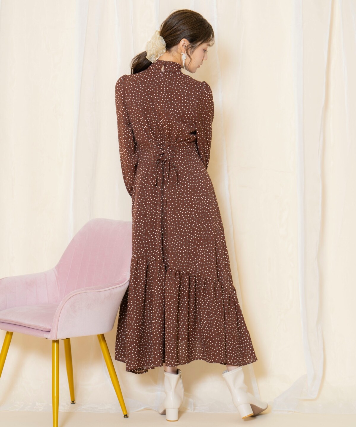 ドット柄ギャザーヘムボウタイワンピース