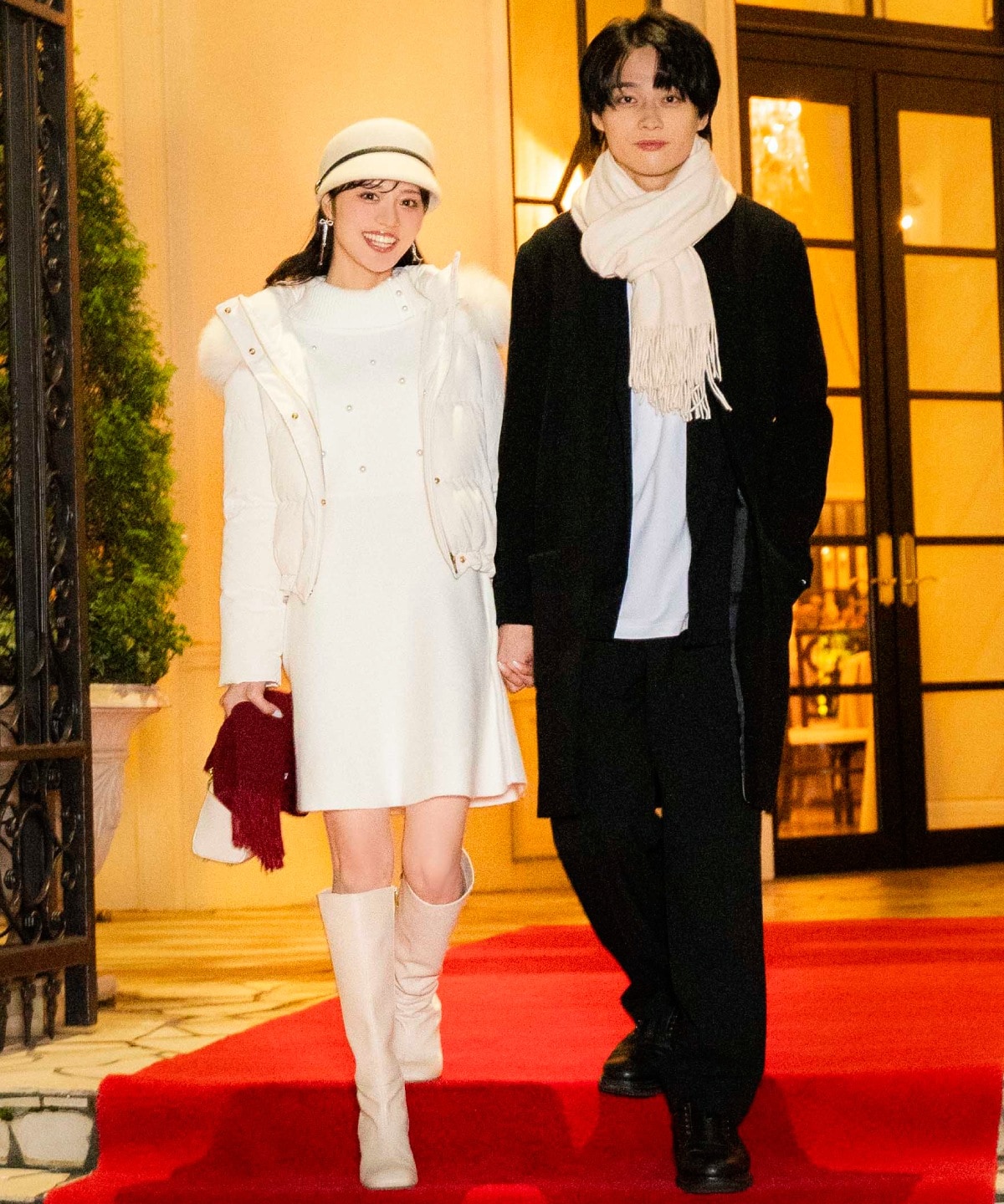 パール付きタートルネックニットワンピース