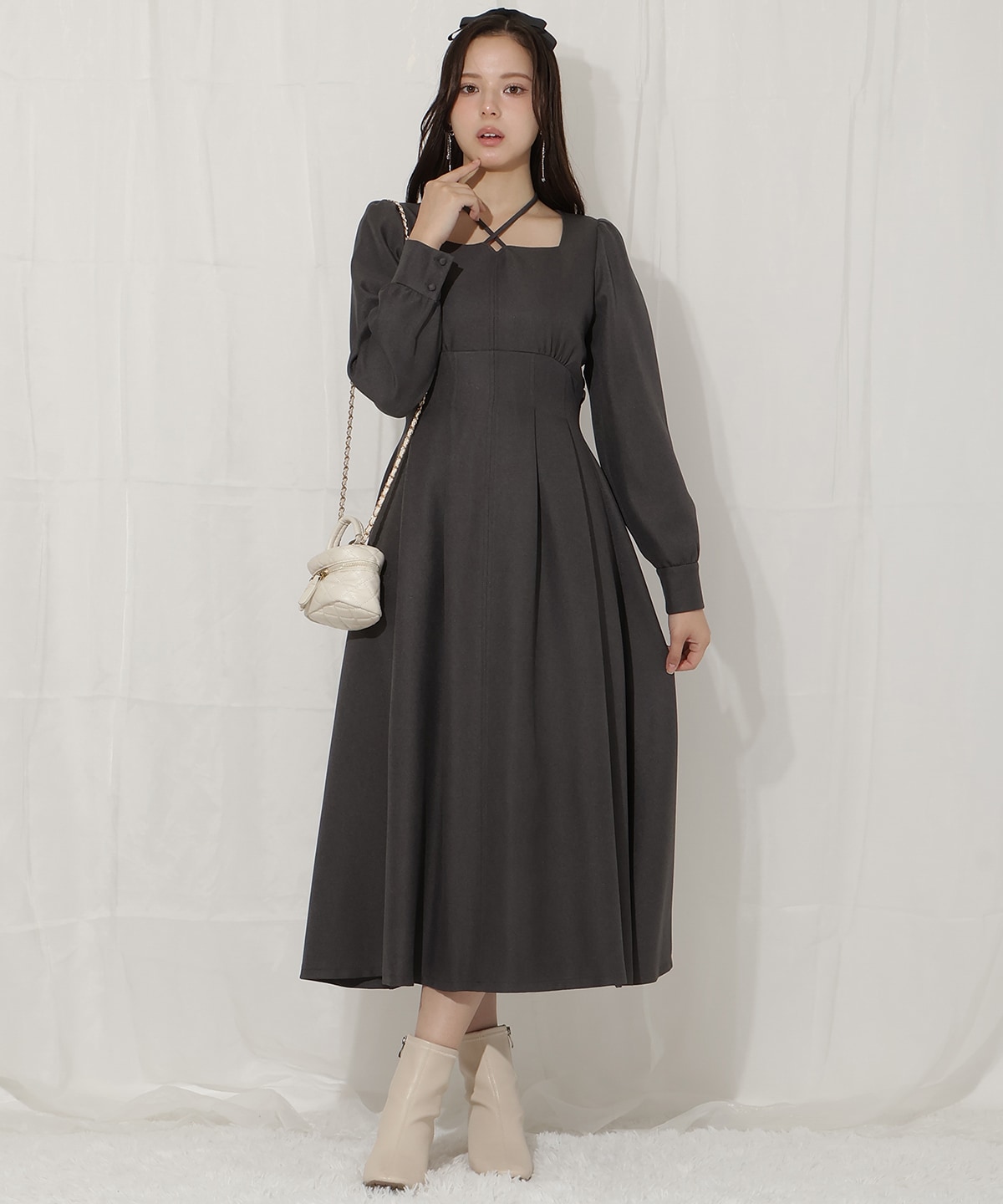 クロスネックフレアワンピース