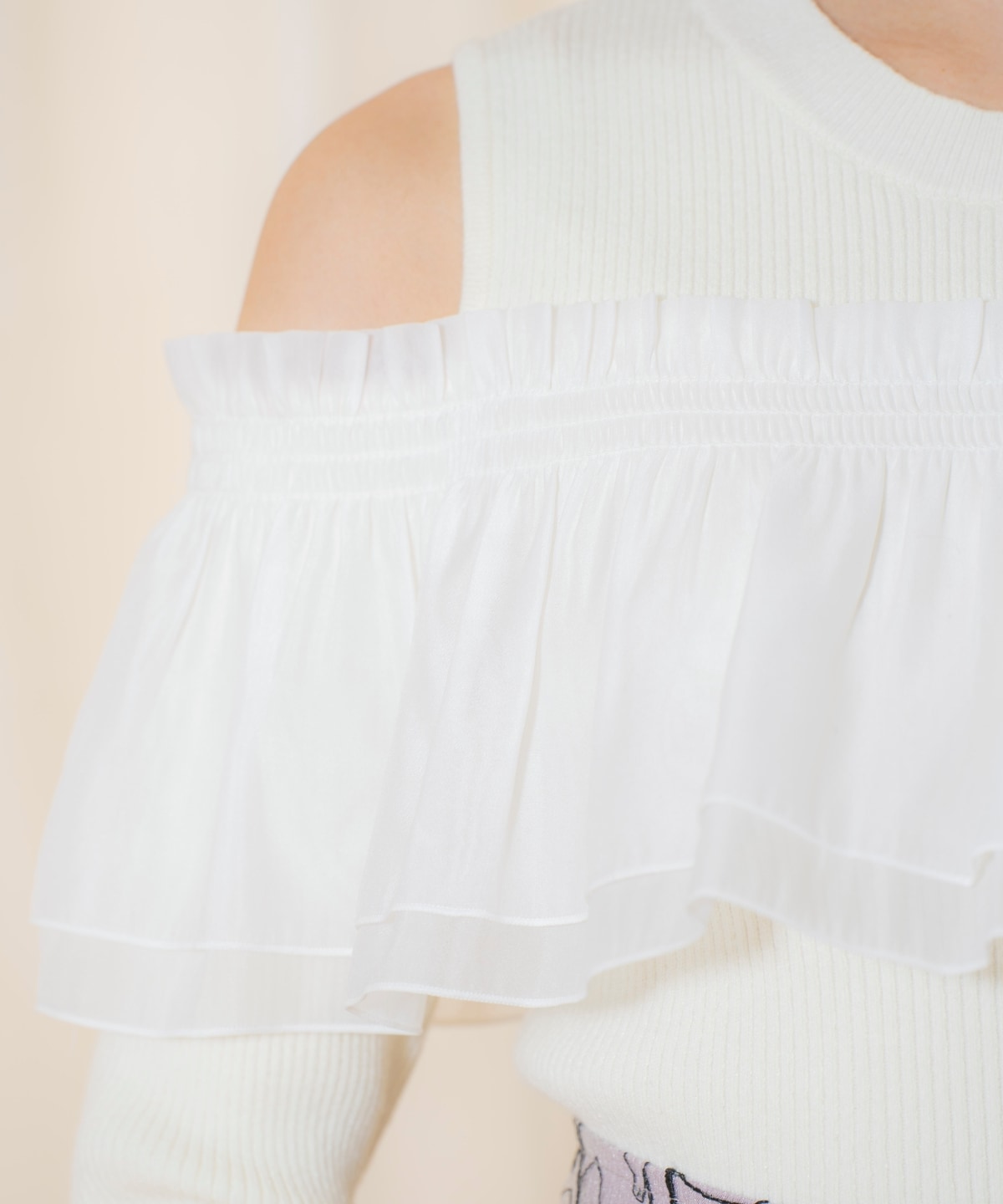 シアーフリルニット