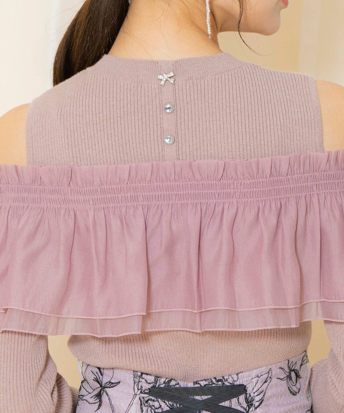 シアーフリルニット