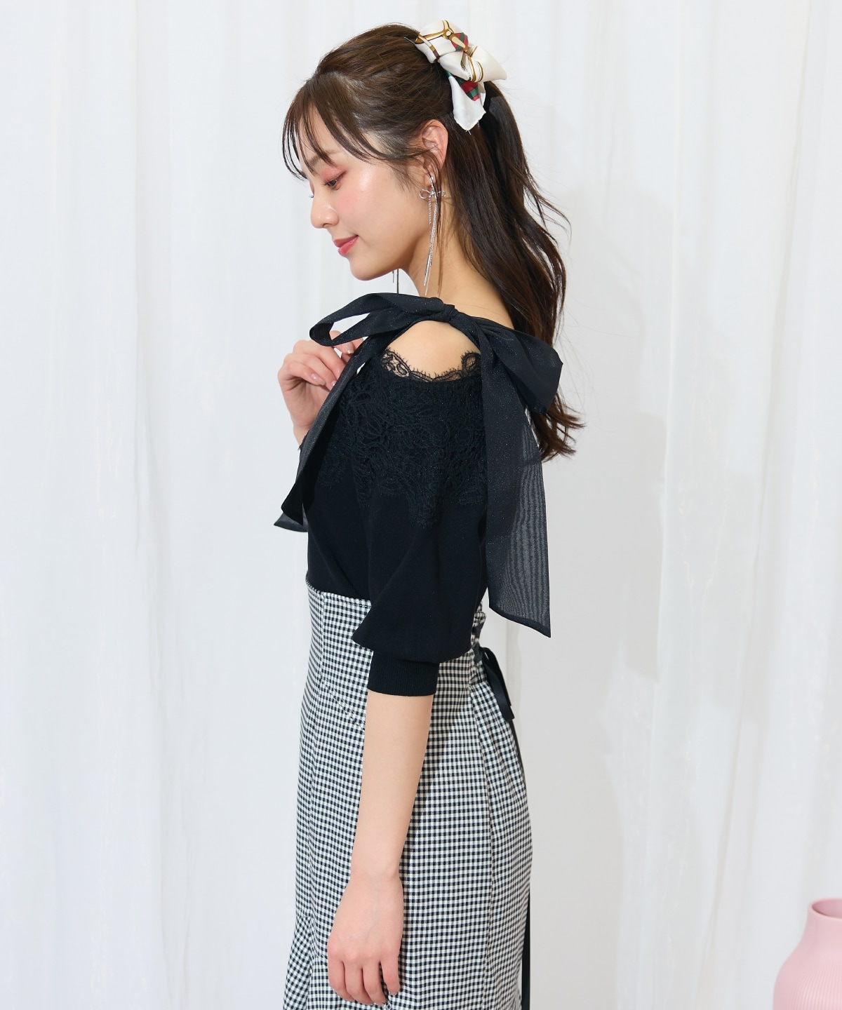 レーストリミング肩リボンニット