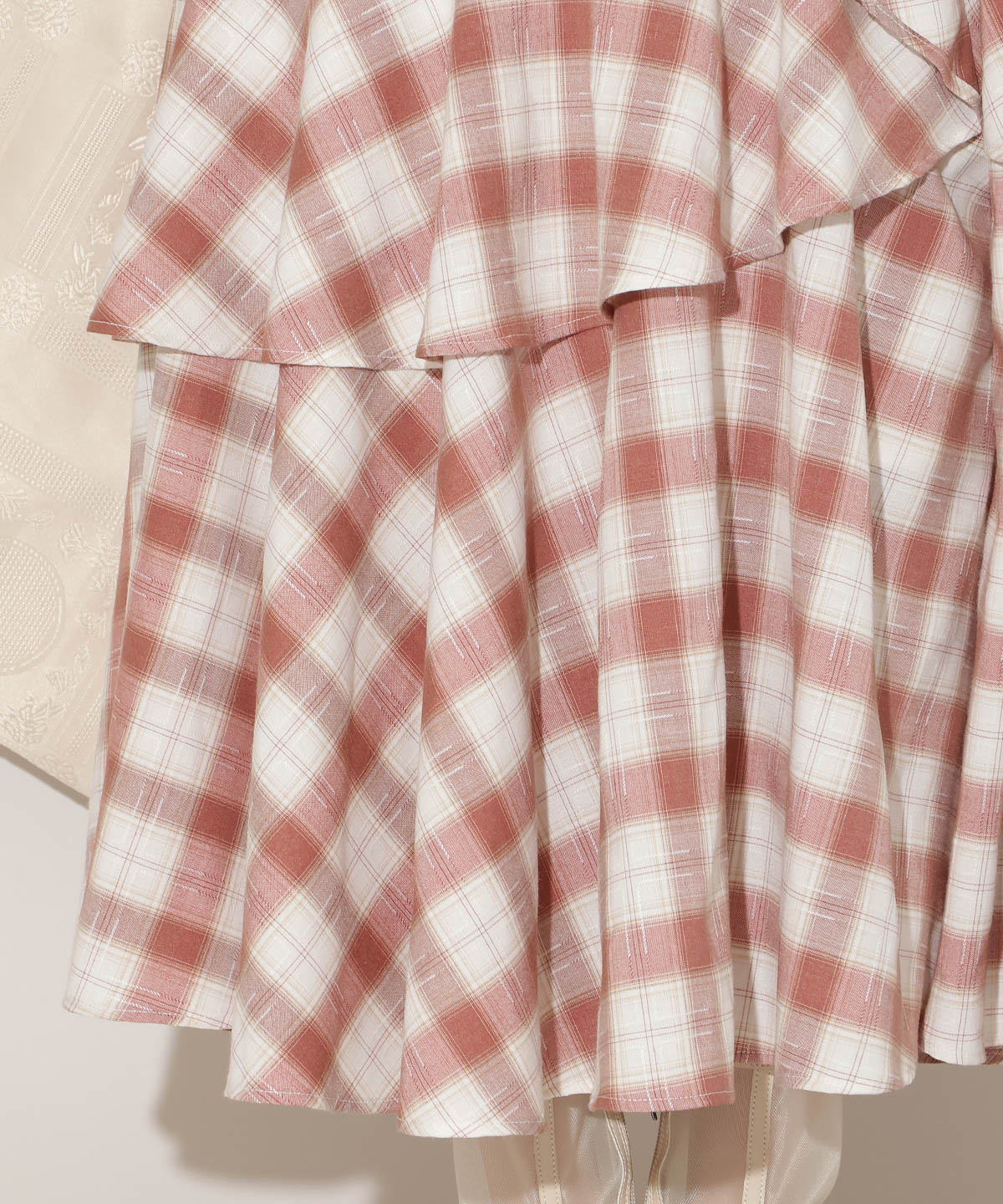 ラッフルティアードヘムスカート