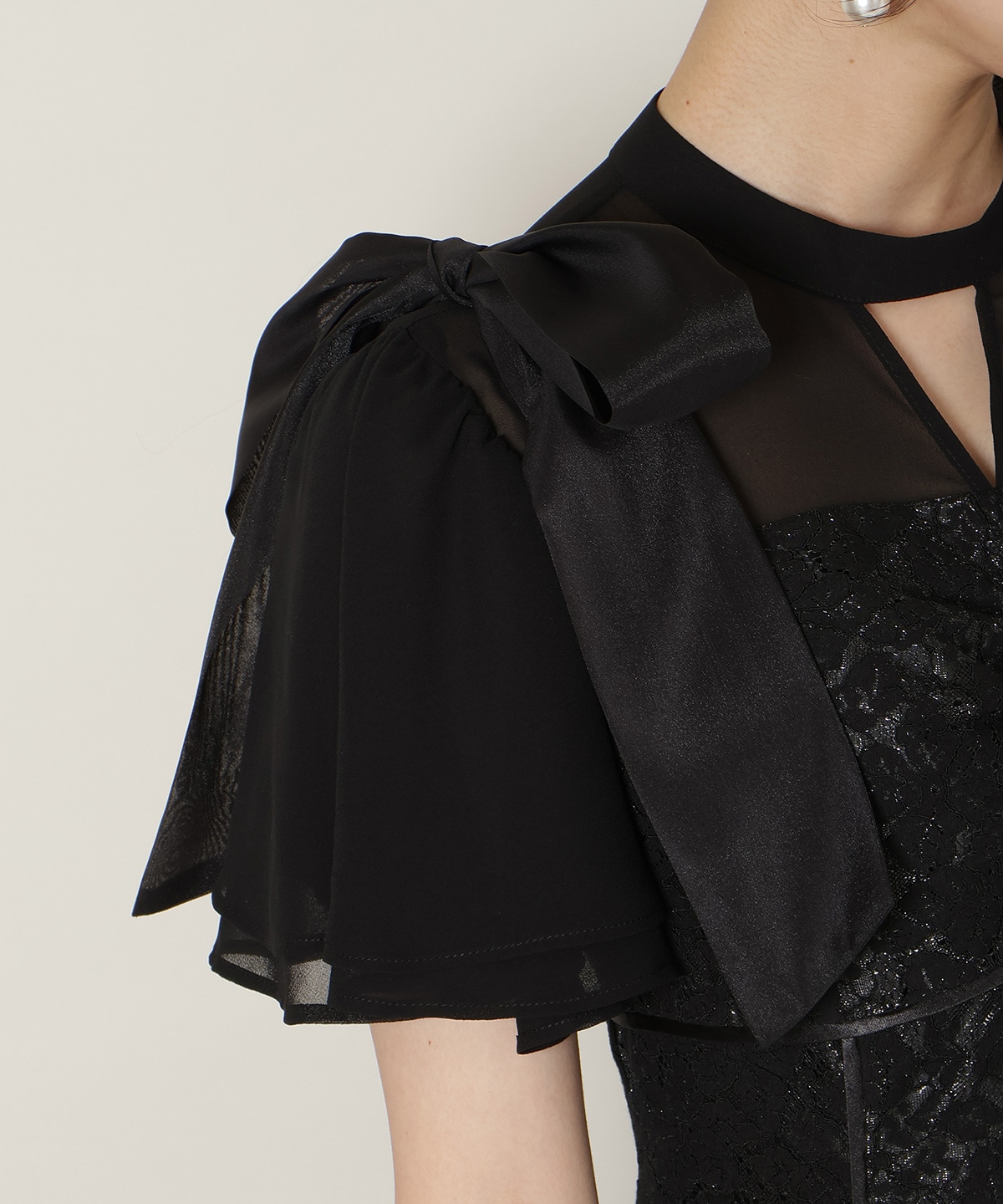 肩リボンパイピングレースワンピース