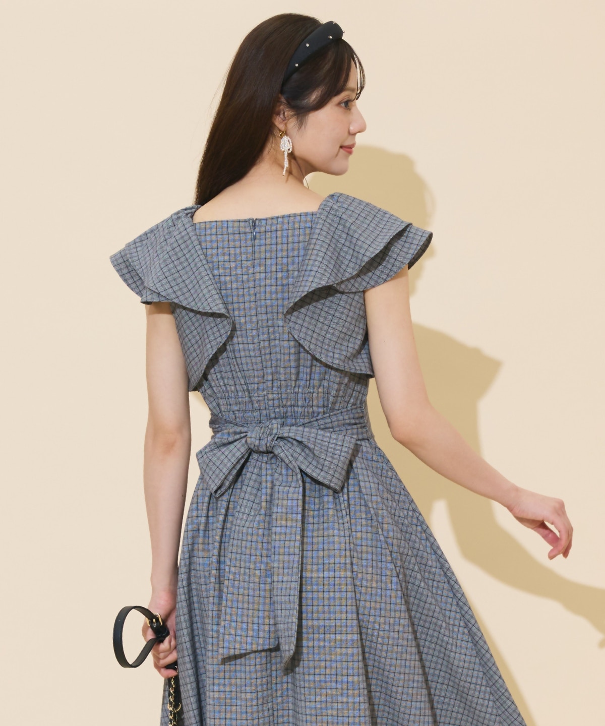 ラッフルスリーブバックリボンワンピース