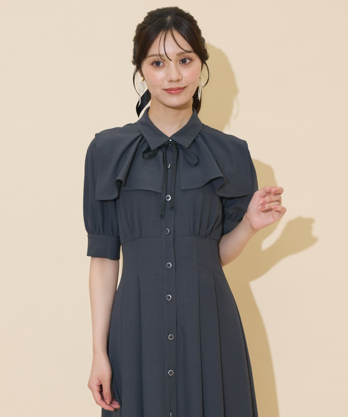 スクエアラッフルシャツワンピース