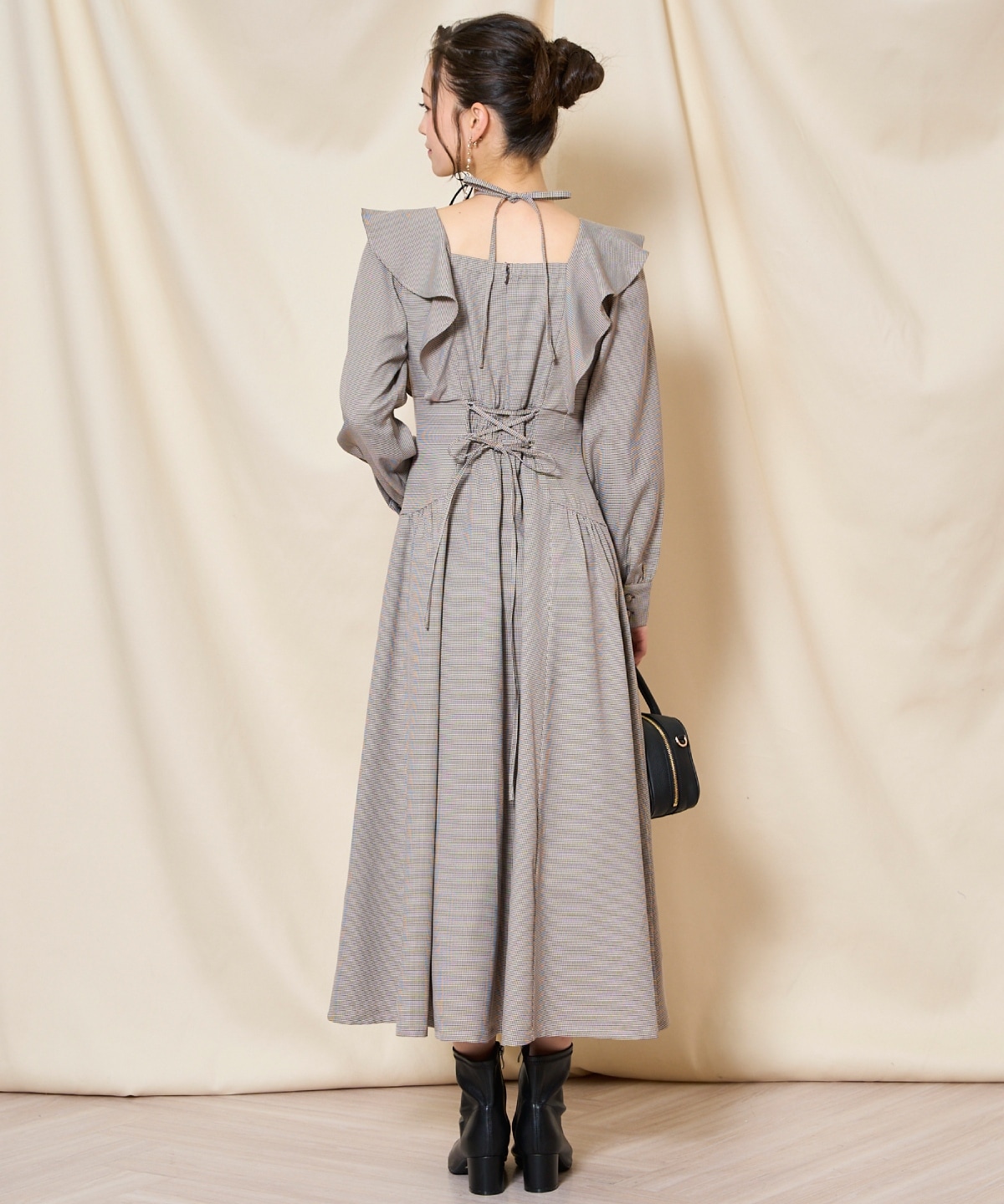 ネックリボンギャザー切り替えワンピース