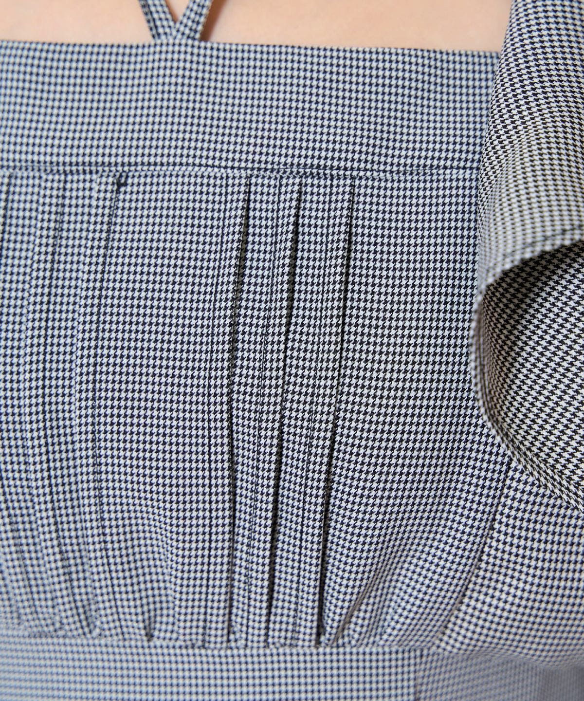 ネックリボンギャザー切り替えワンピース