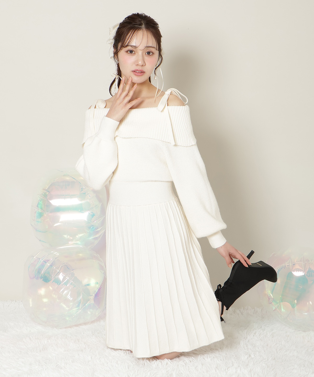 【12/18(thu) 12時予約スタート】オープンショルダープリーツニットOP