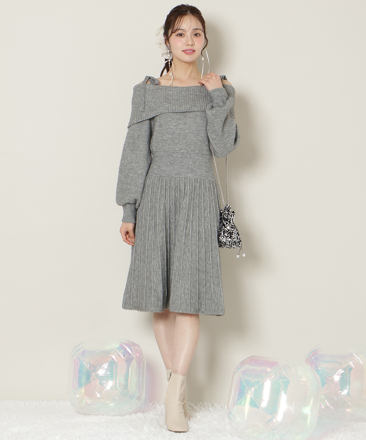 【12/18(thu) 12時予約スタート】オープンショルダープリーツニットOP