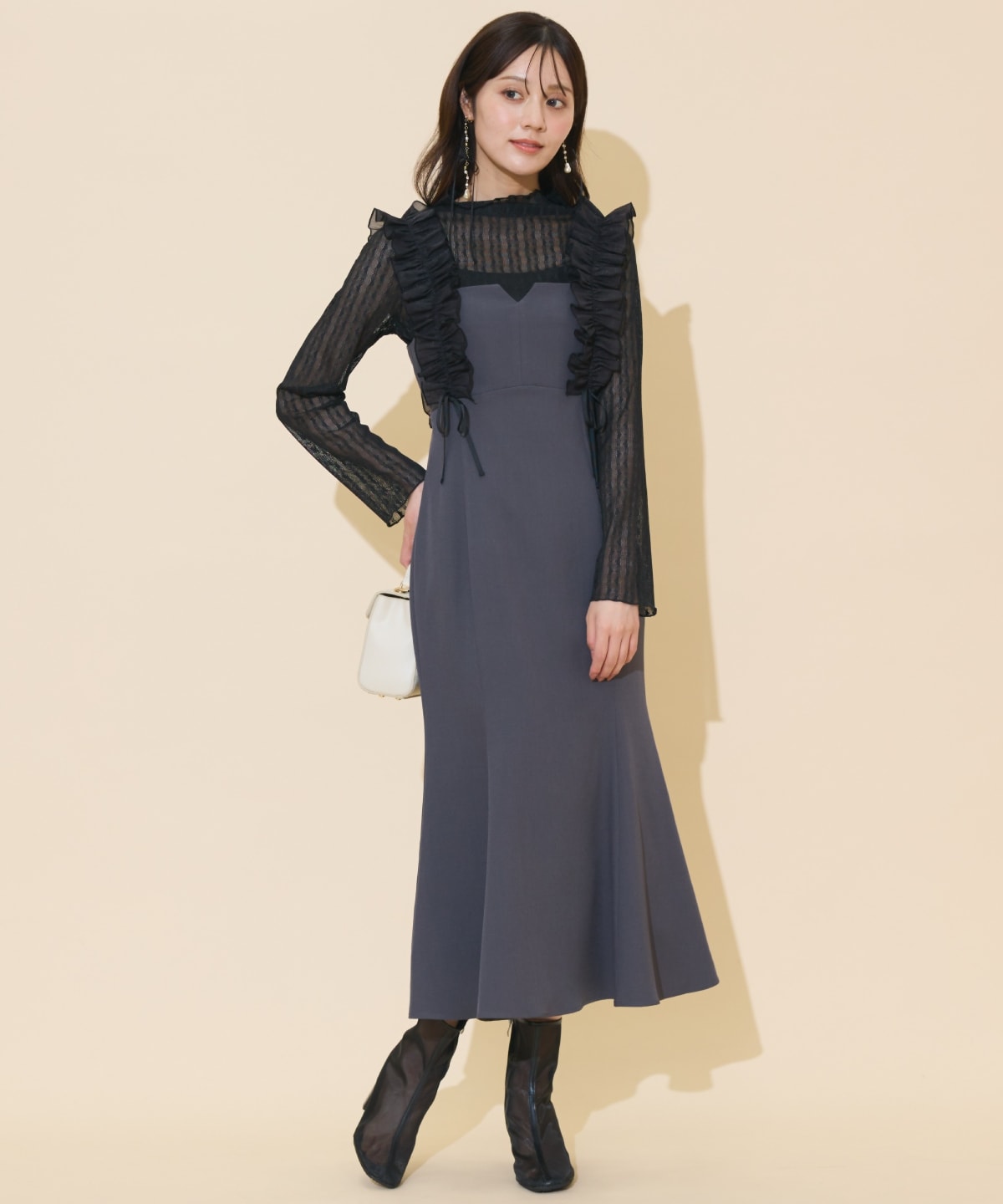 フリルショルダーマーメイドワンピース