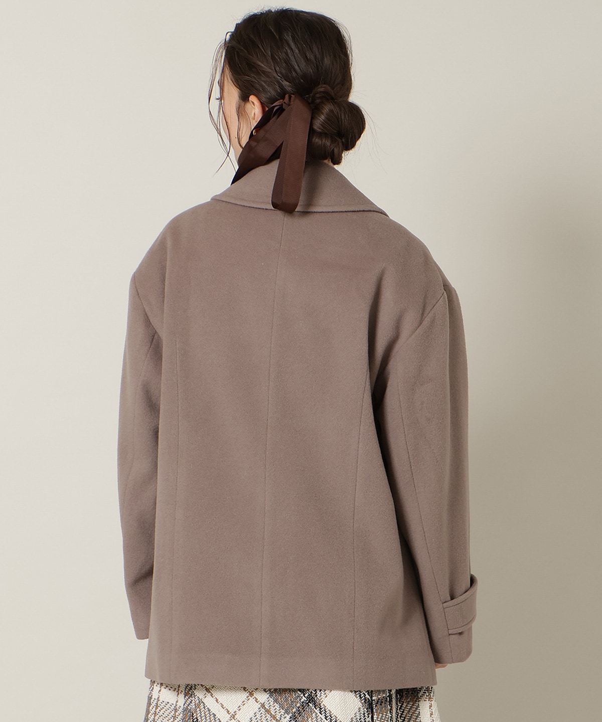 ゴールドボタンミドル丈Pコート