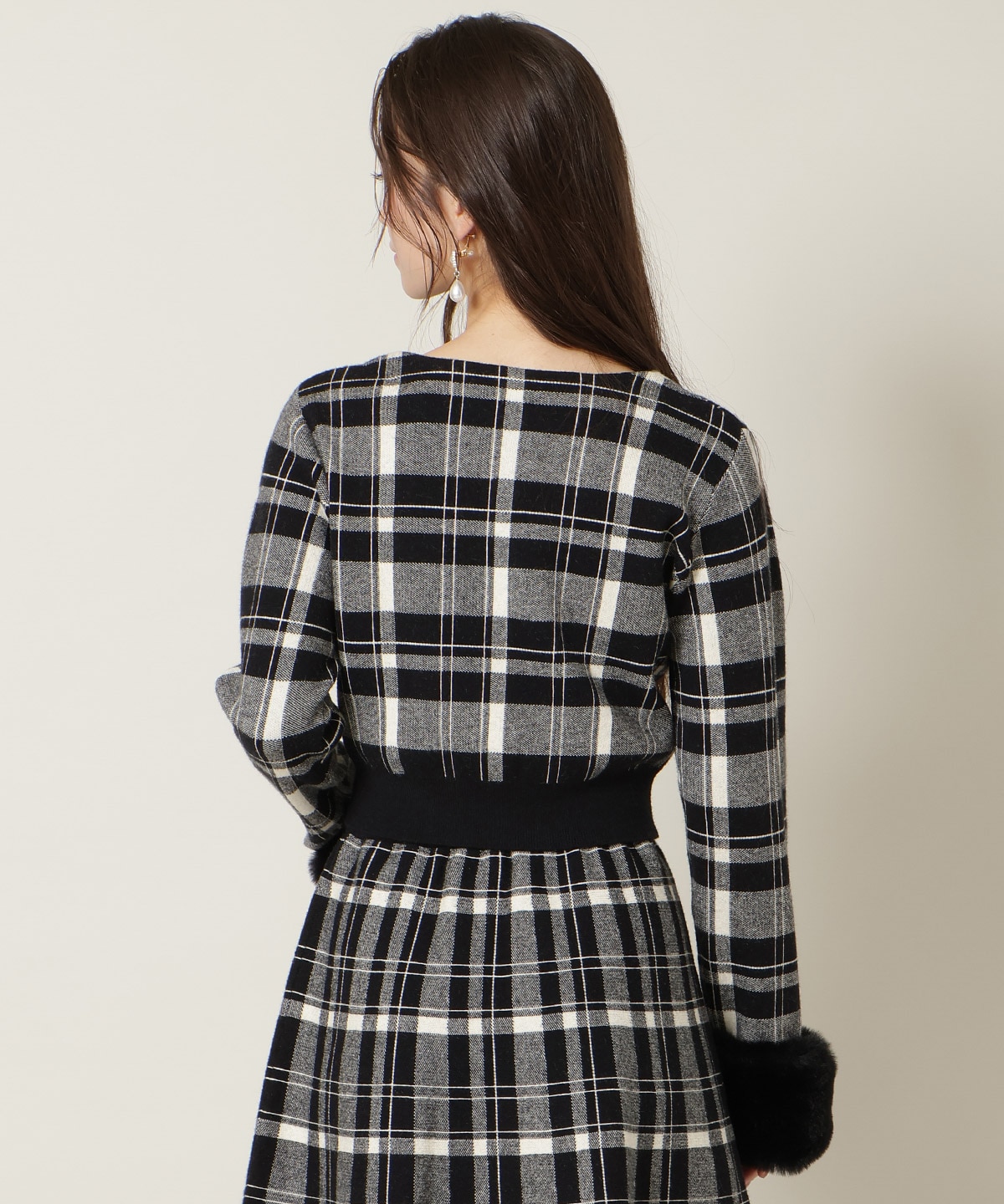 【新色追加】チェック柄ファーカフスカーディガン