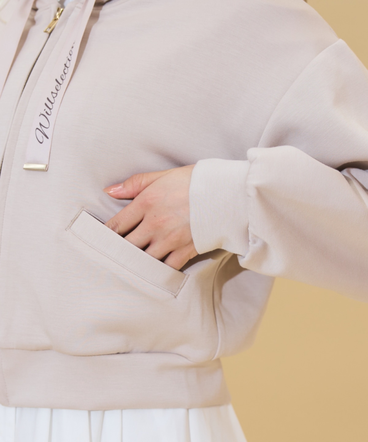 ロゴテープパーカー