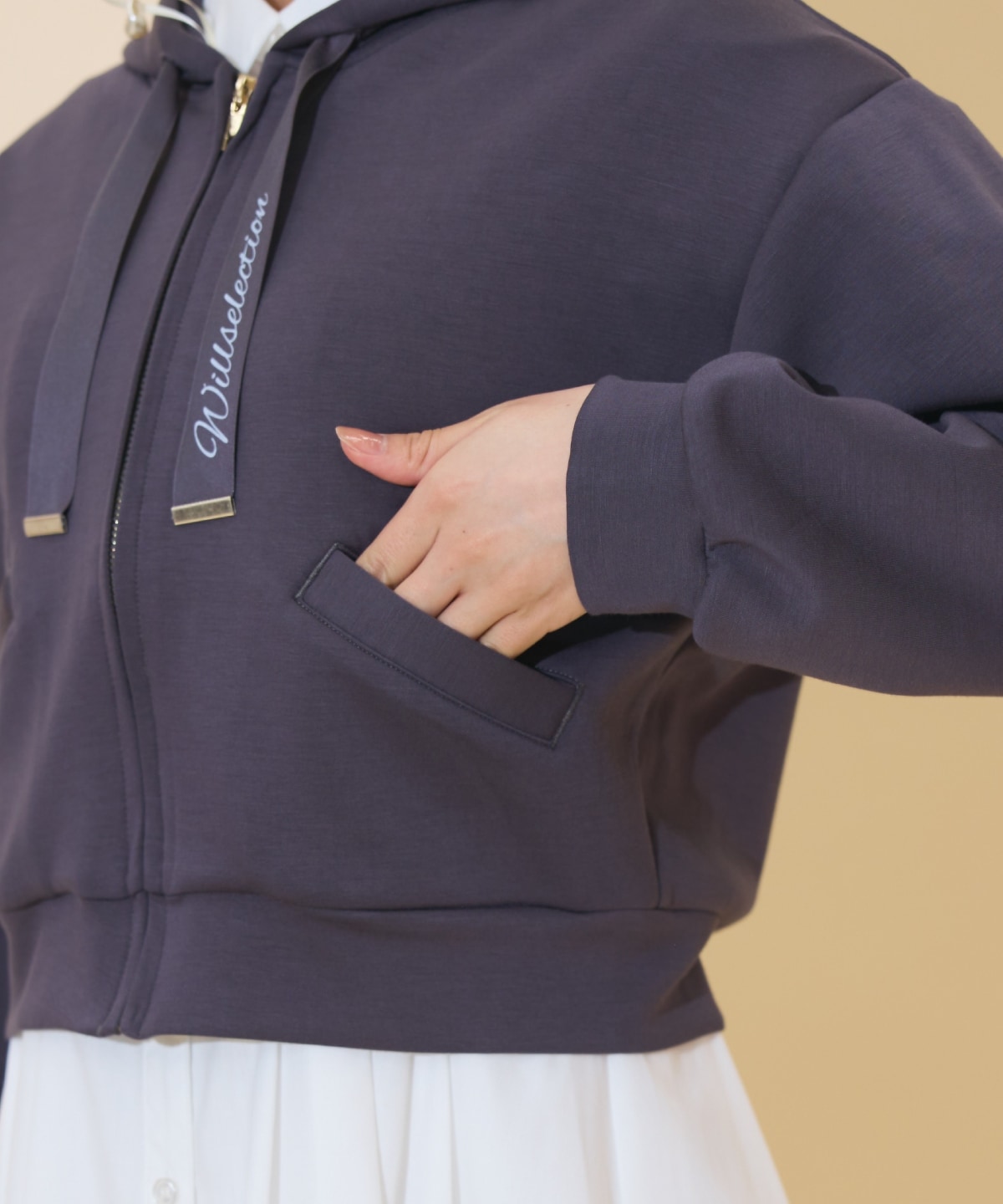 ロゴテープパーカー