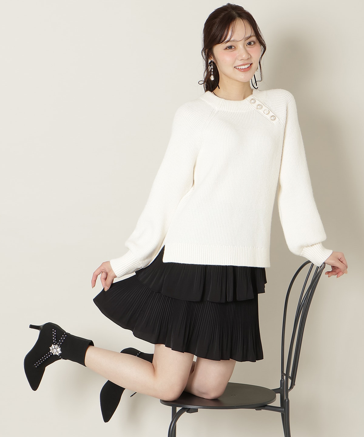 【KNIT PLEATS SET series】アソートボタンデザインニット