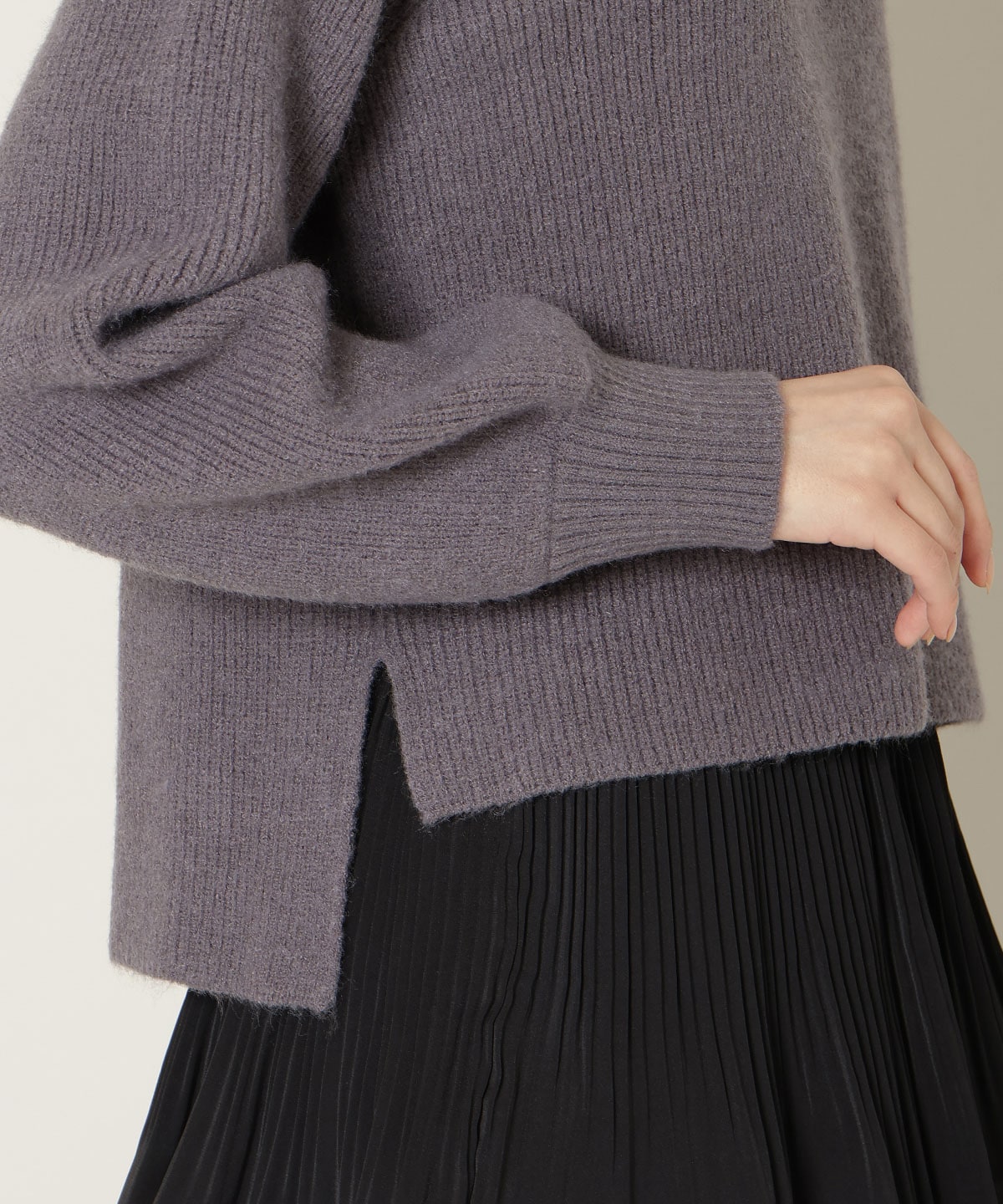 【KNIT PLEATS SET series】フラワーモチーフボトルネックニット