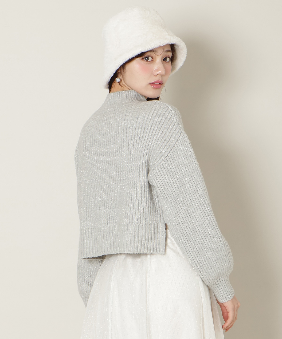 【12/5(fri)10時発売】ブローチ付きクロップドラメニット