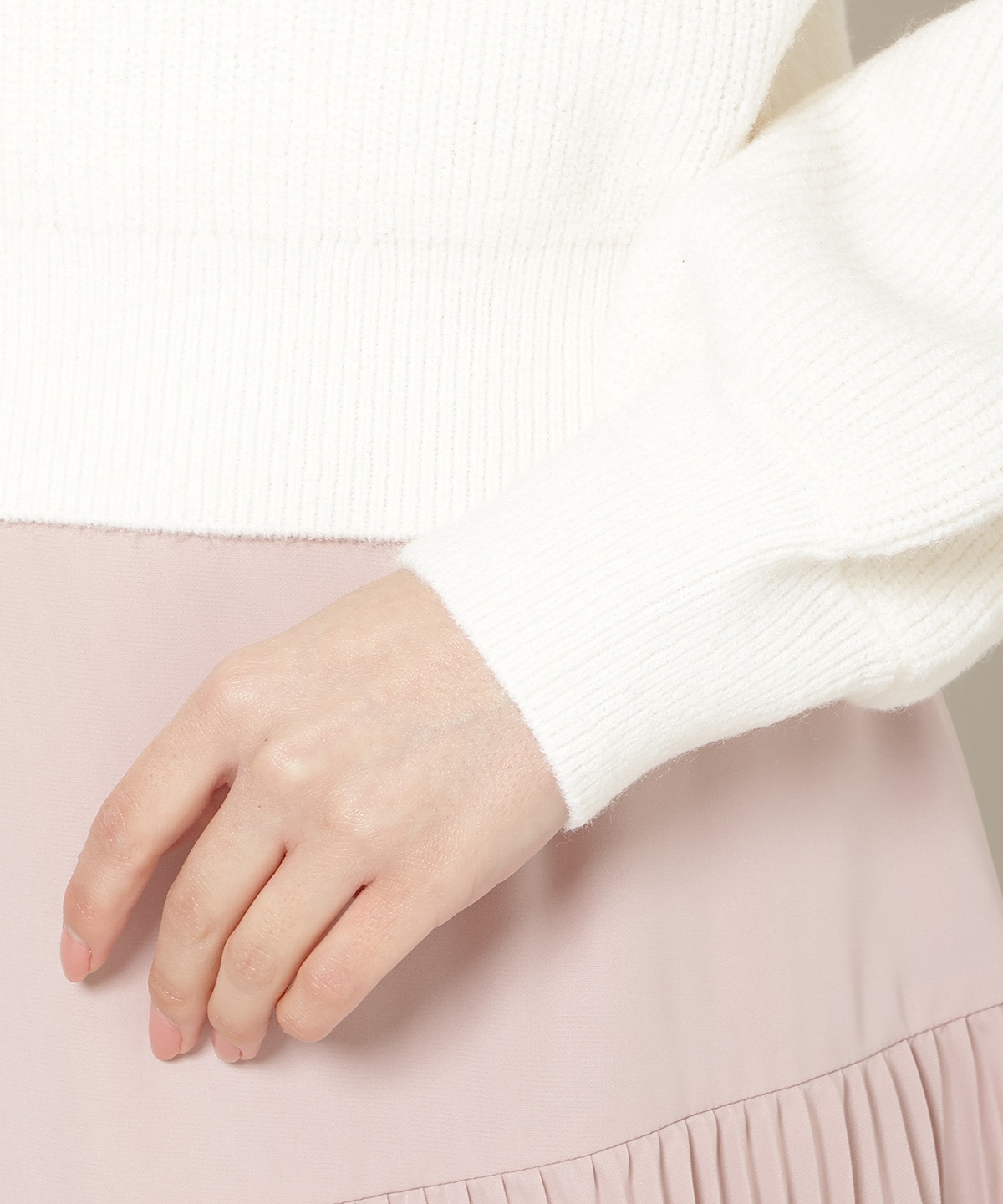 レースショルダーオフタートルニット