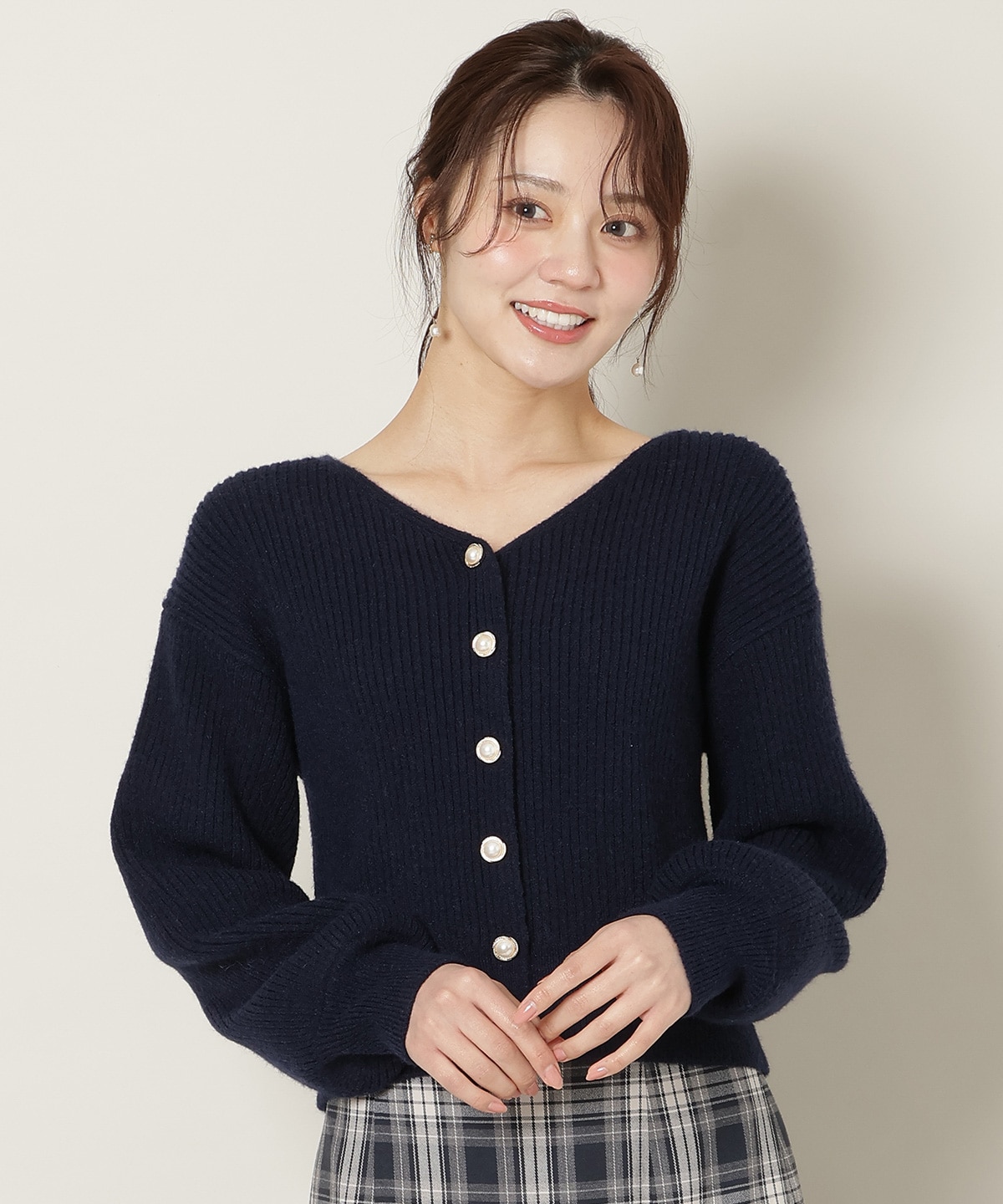 Vネックチョーカーリブニット