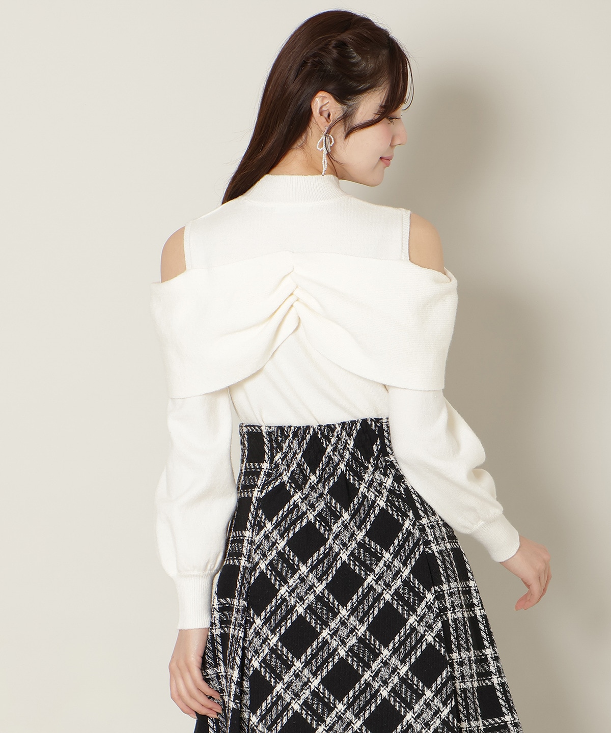 【1/1(thu)10時発売 New Year's Item】ツイストリボンオフショルニット