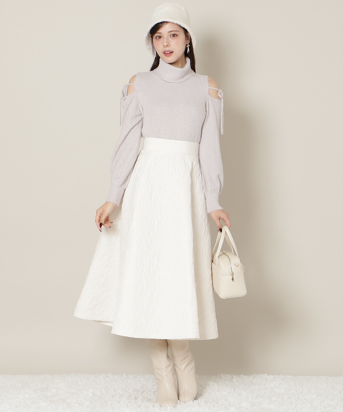 【1/1(thu)10時発売 New Year's Item】オープンショルダーラメフェザーニット