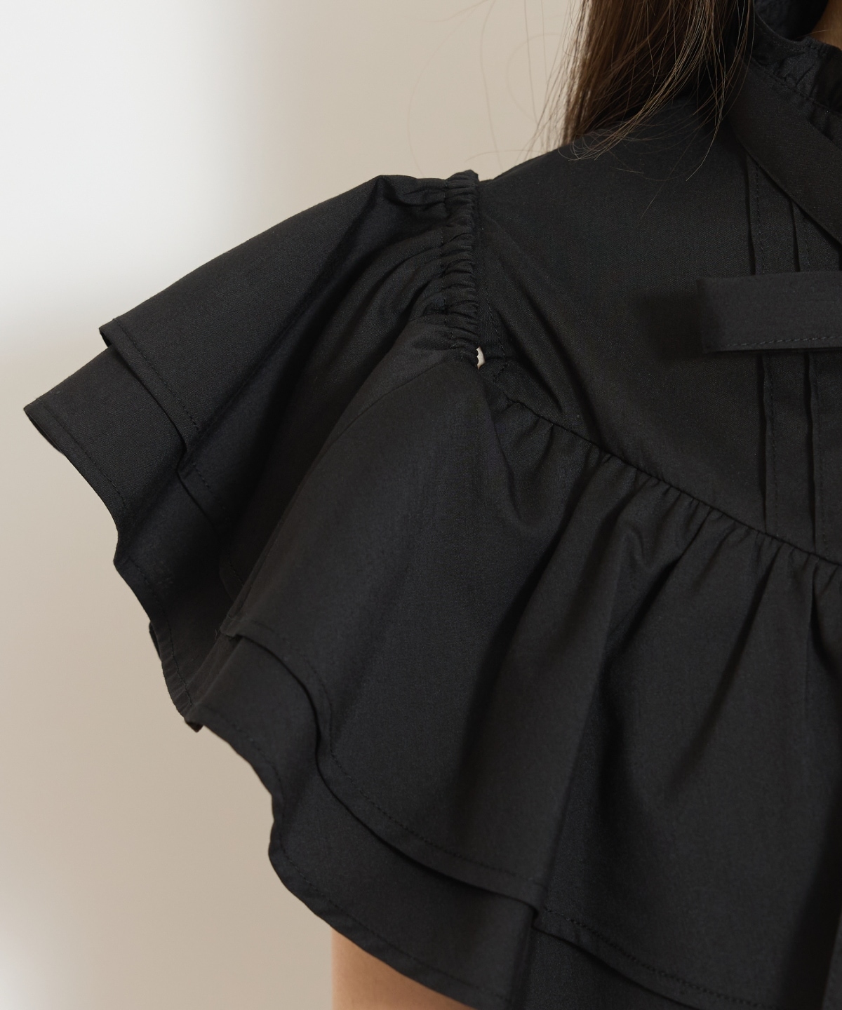 スタンドフリル２WAYスリーブブラウス