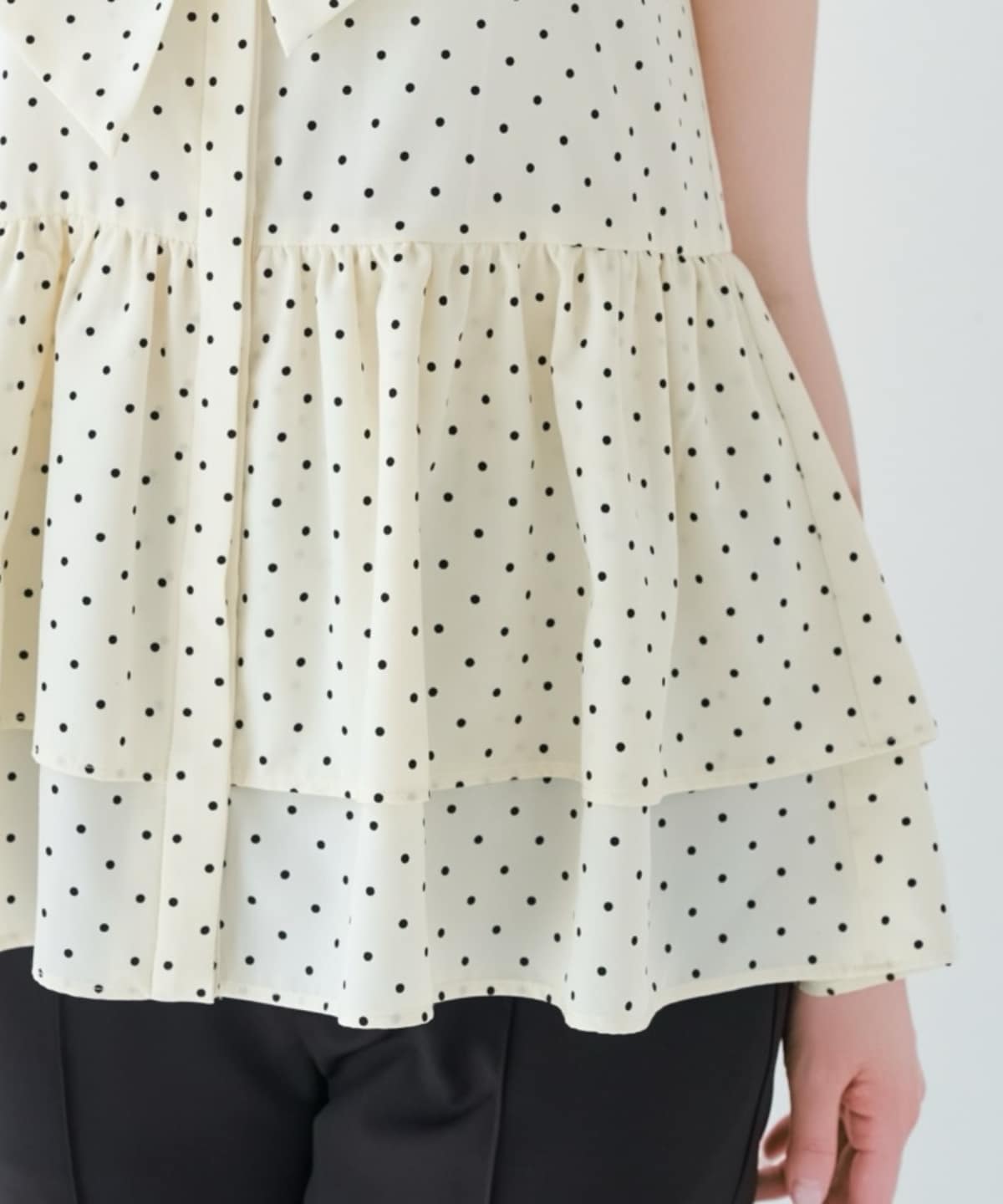 ティアードヘムリボンタイブラウス