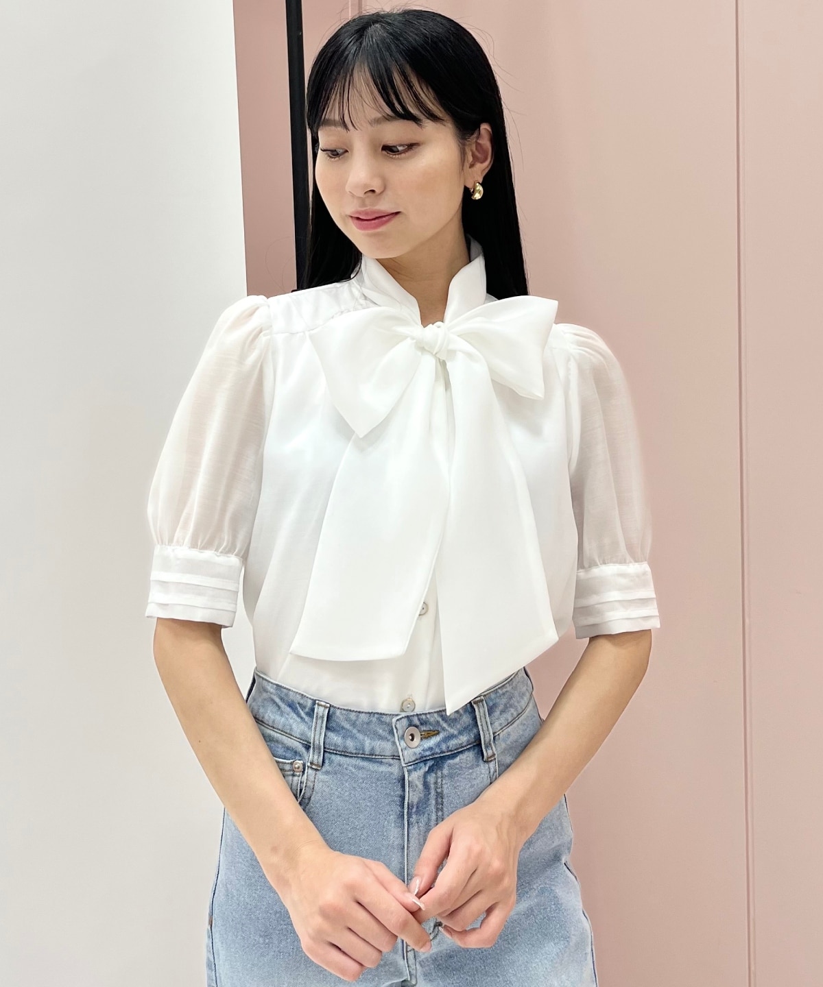 ピンタックカフスリボンタイブラウス