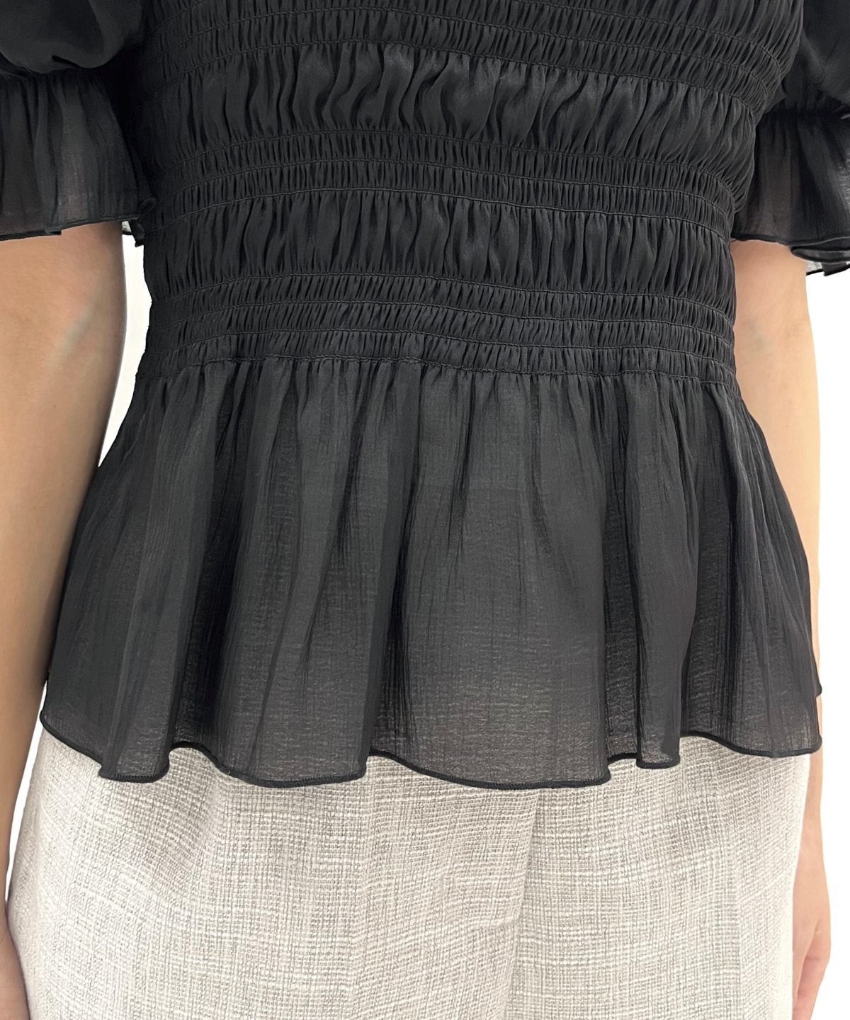 シャーリングペプラムブラウス