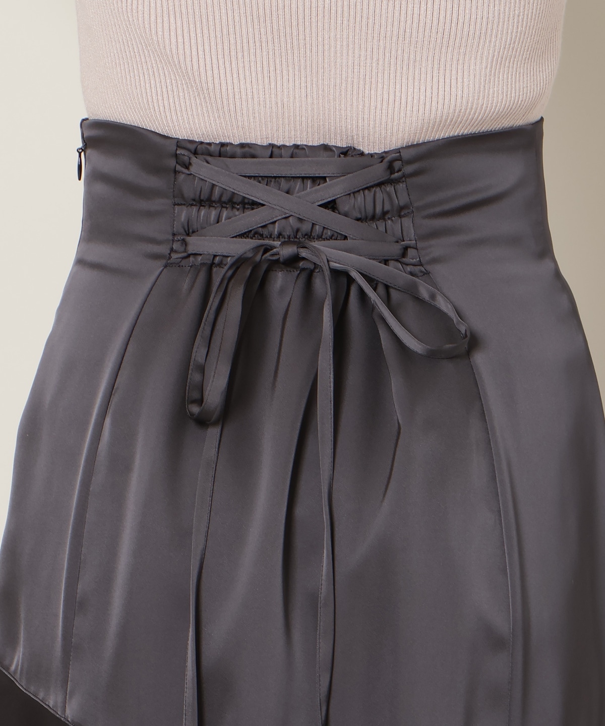 アシメラッフルサテンスカート