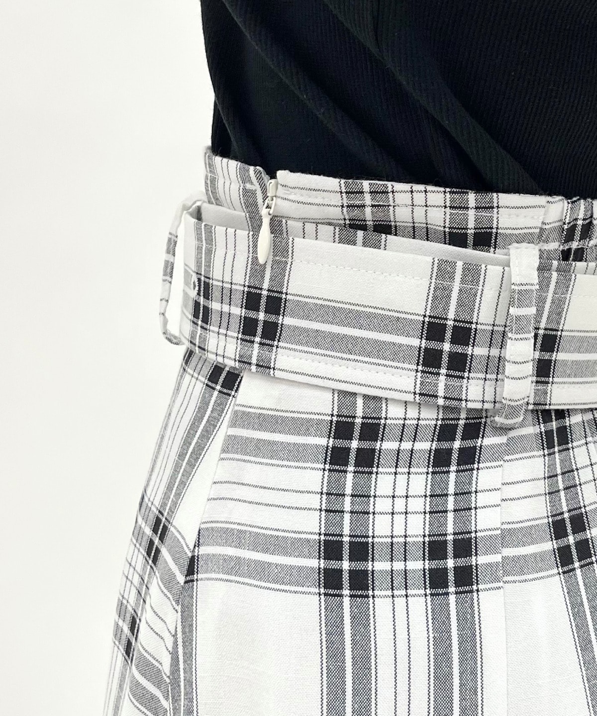 ベルト付きハンカチヘムスカート