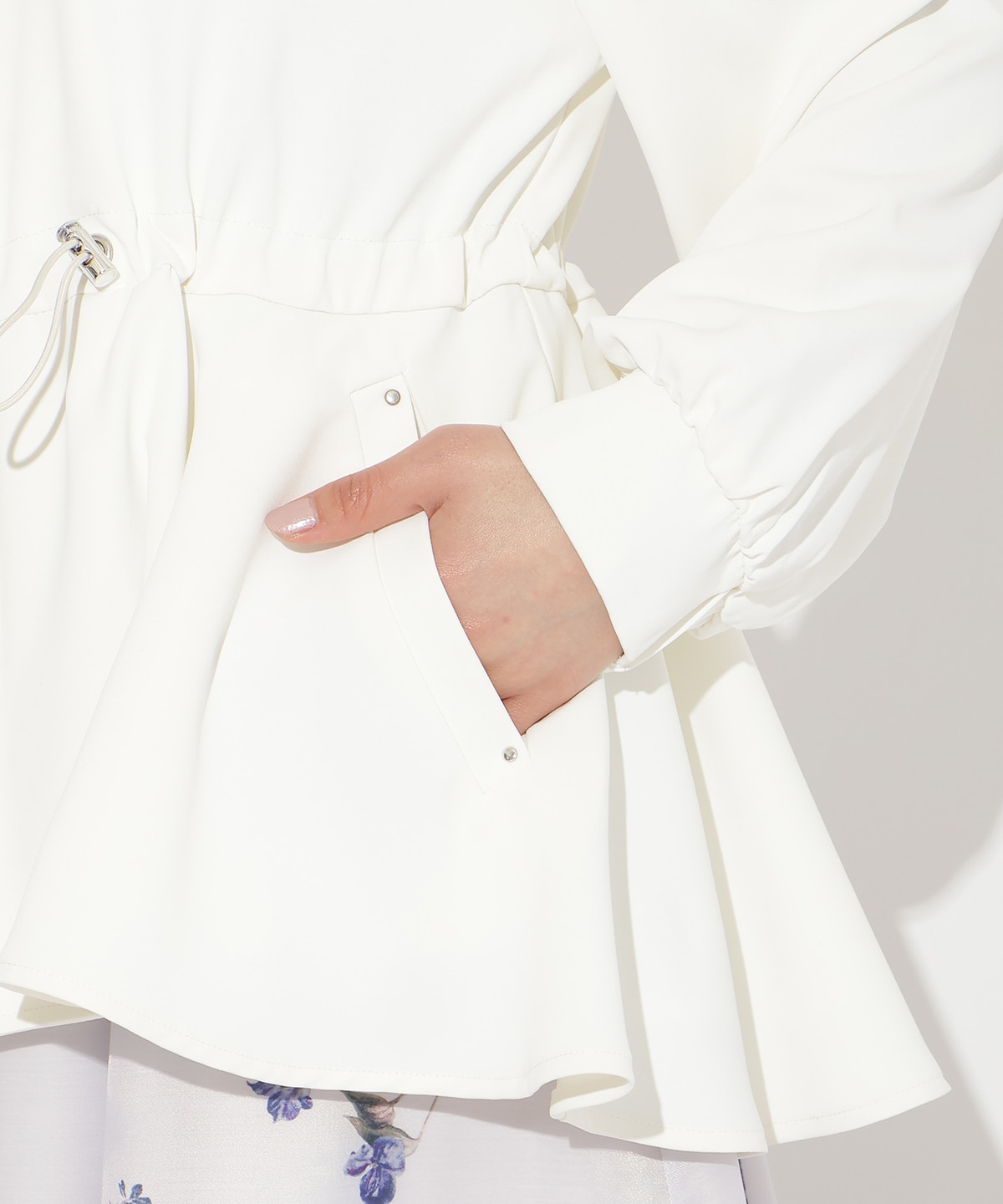 ドロストペプラムフードブルゾン