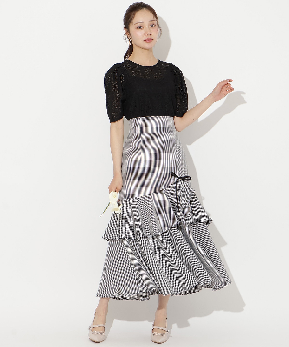 レースクルーネックトップス