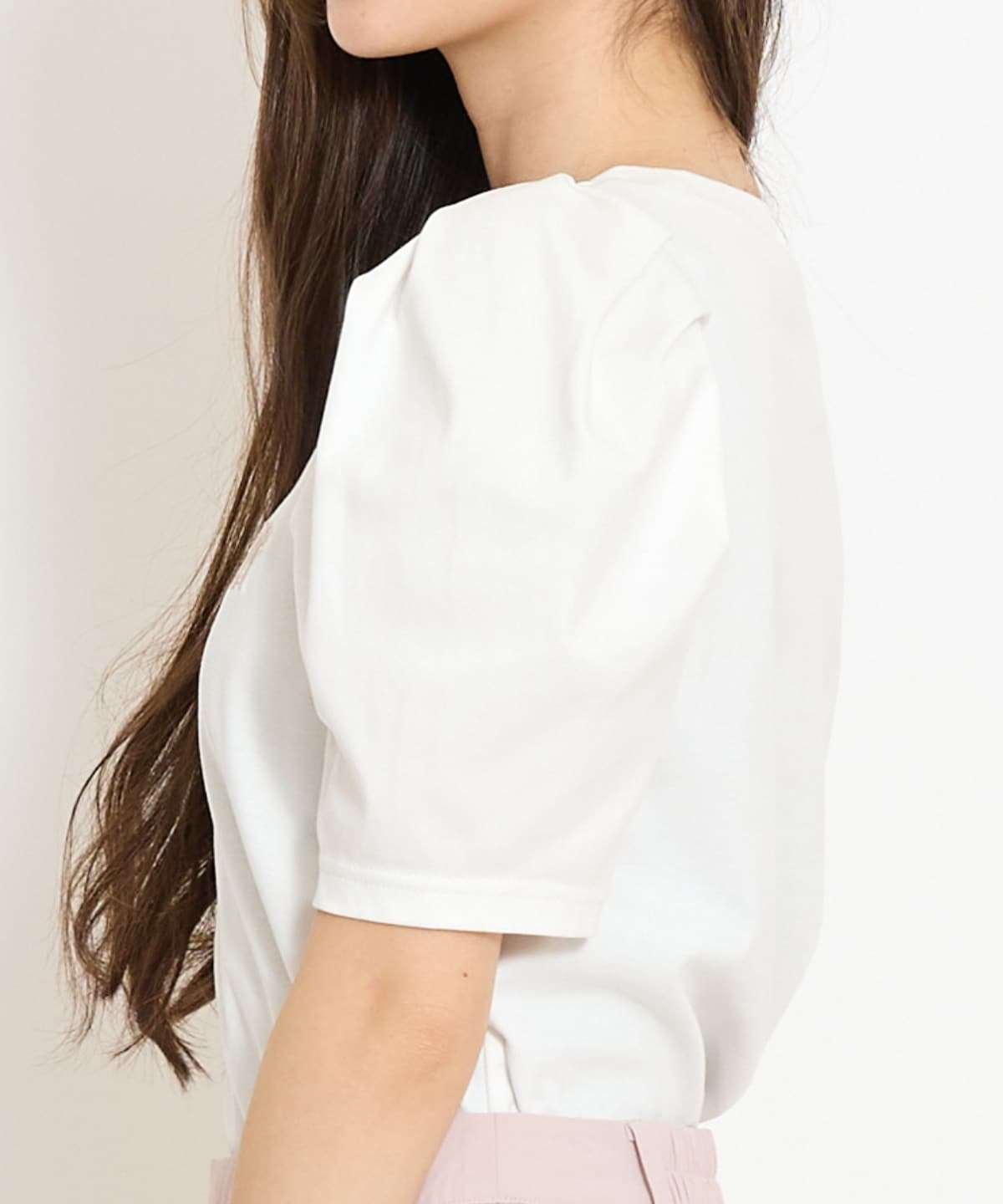 ロゴ刺繍タックスリーブTシャツ