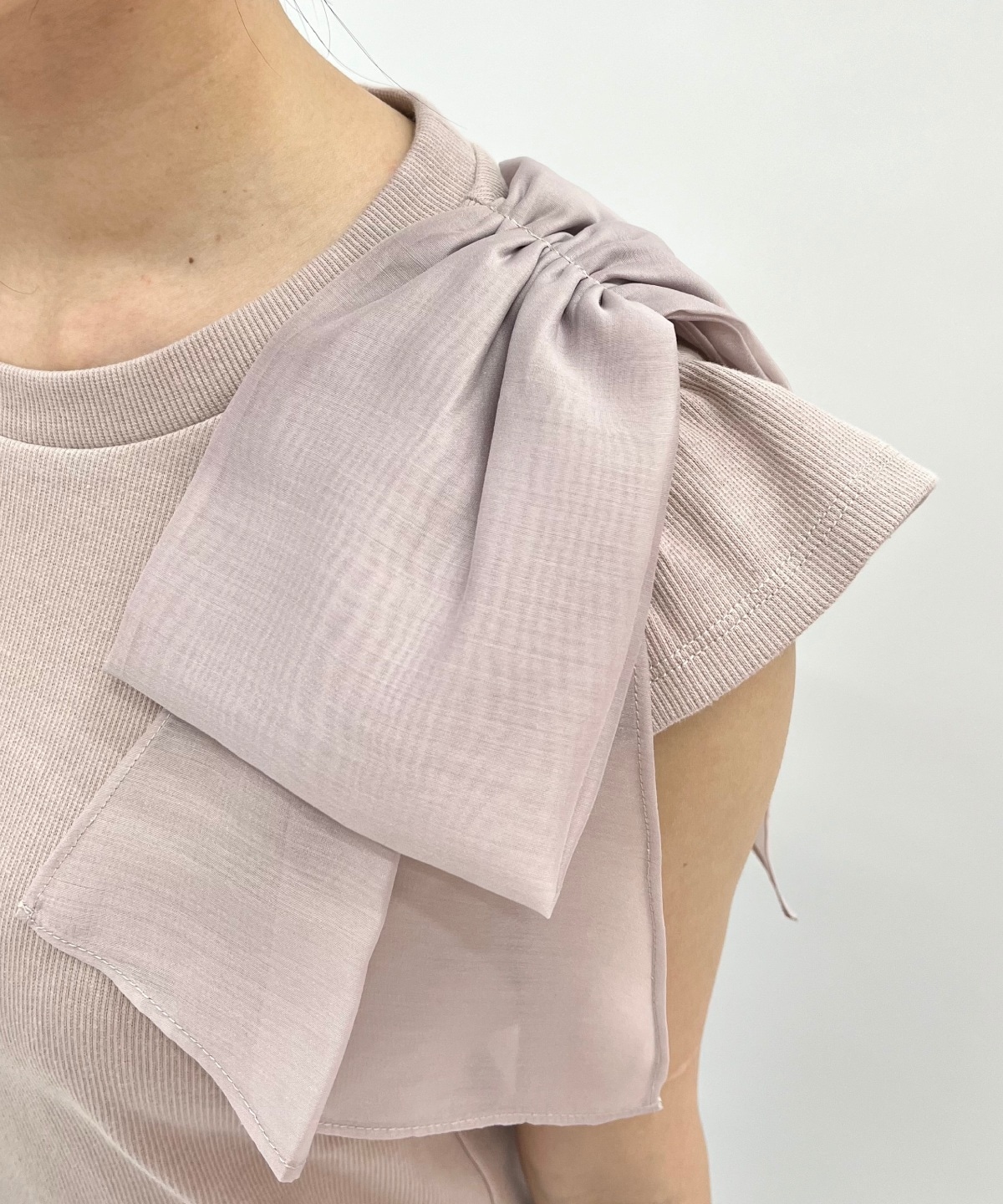 ショルダーリボンカットトップス