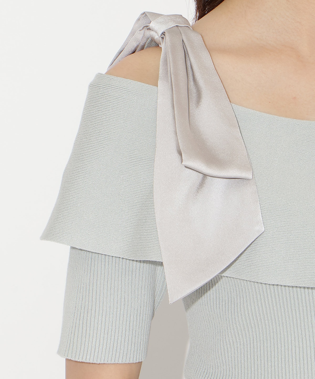 リボンオフショルハーフスリーブニット