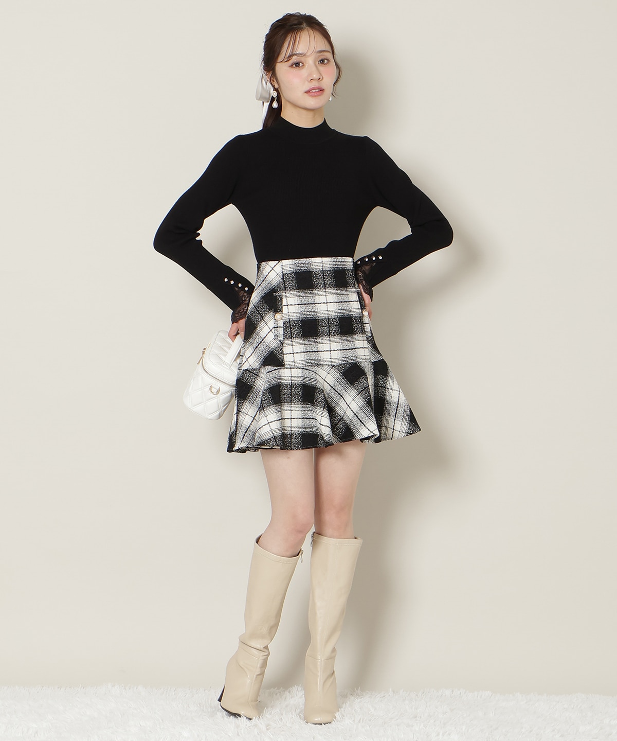 袖口レースハイネックリブニット