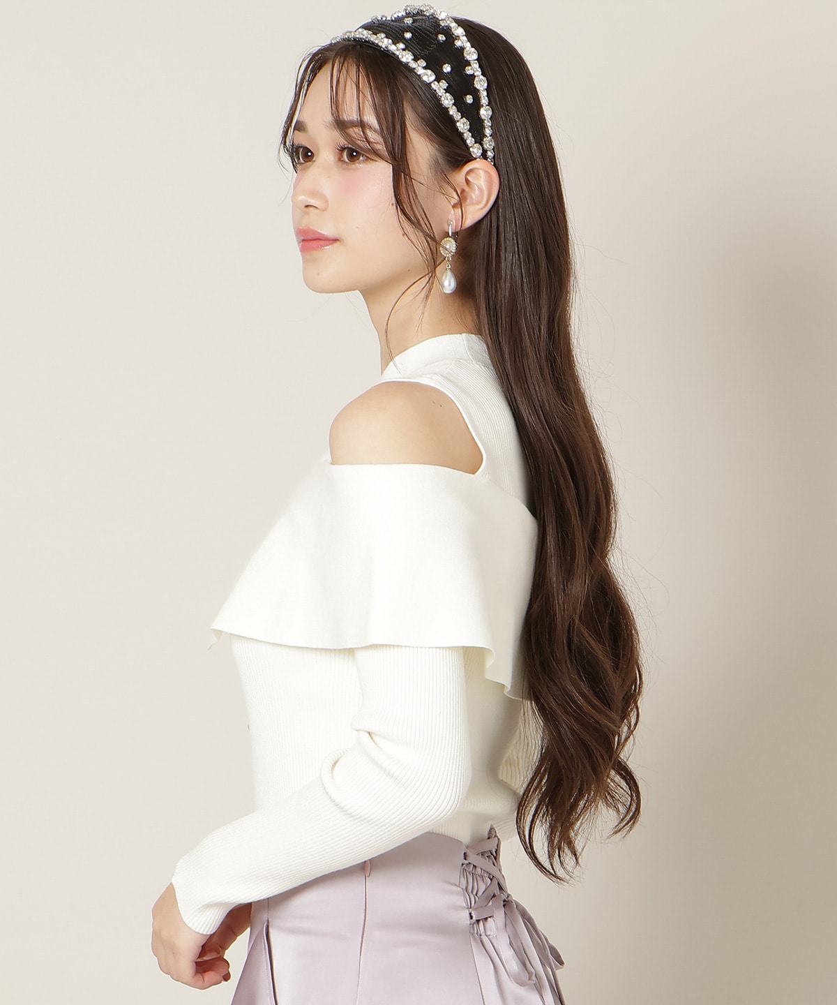 オープンショルダーレイヤードニット