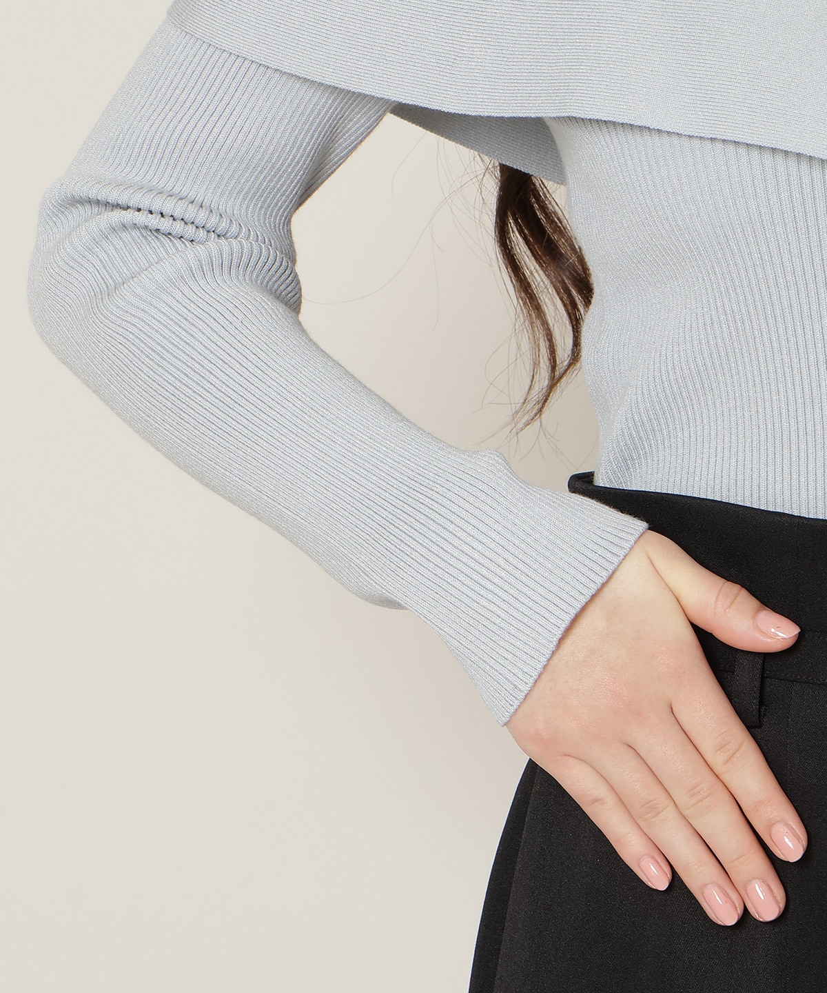 オープンショルダーレイヤードニット