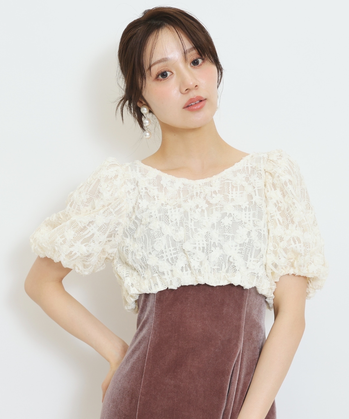 レースブラウス×ベロアドレス