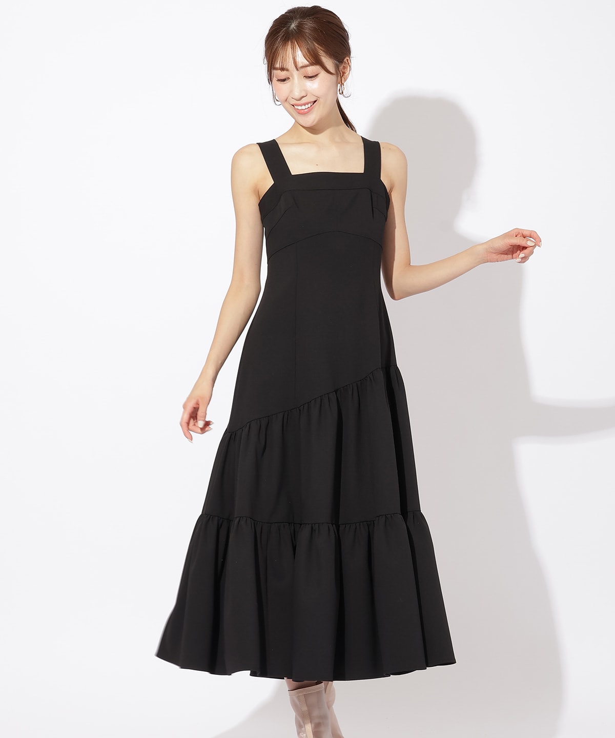 クロップドフーディ＋ティアードワンピース