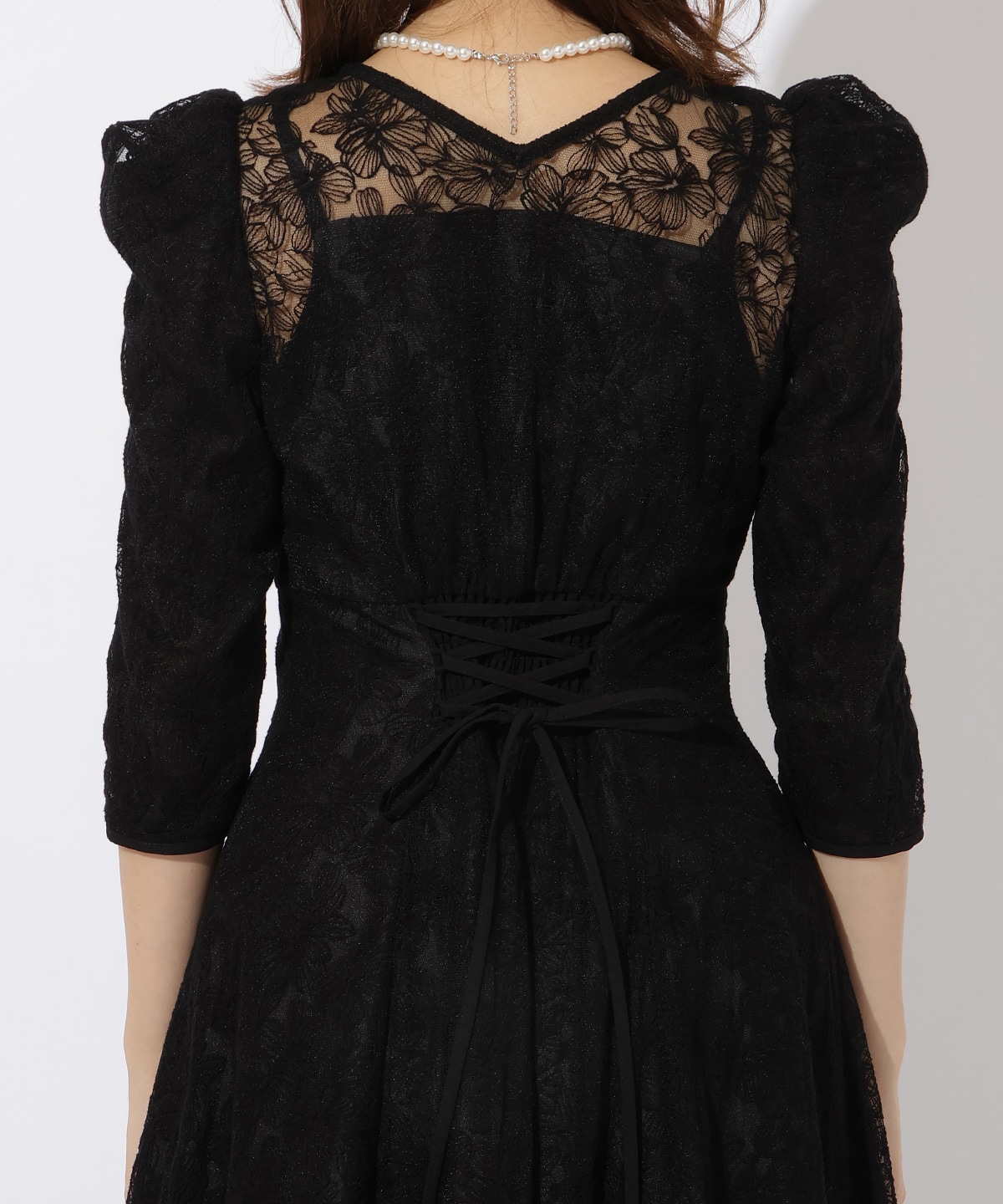 エンブロイダリーレースドレス