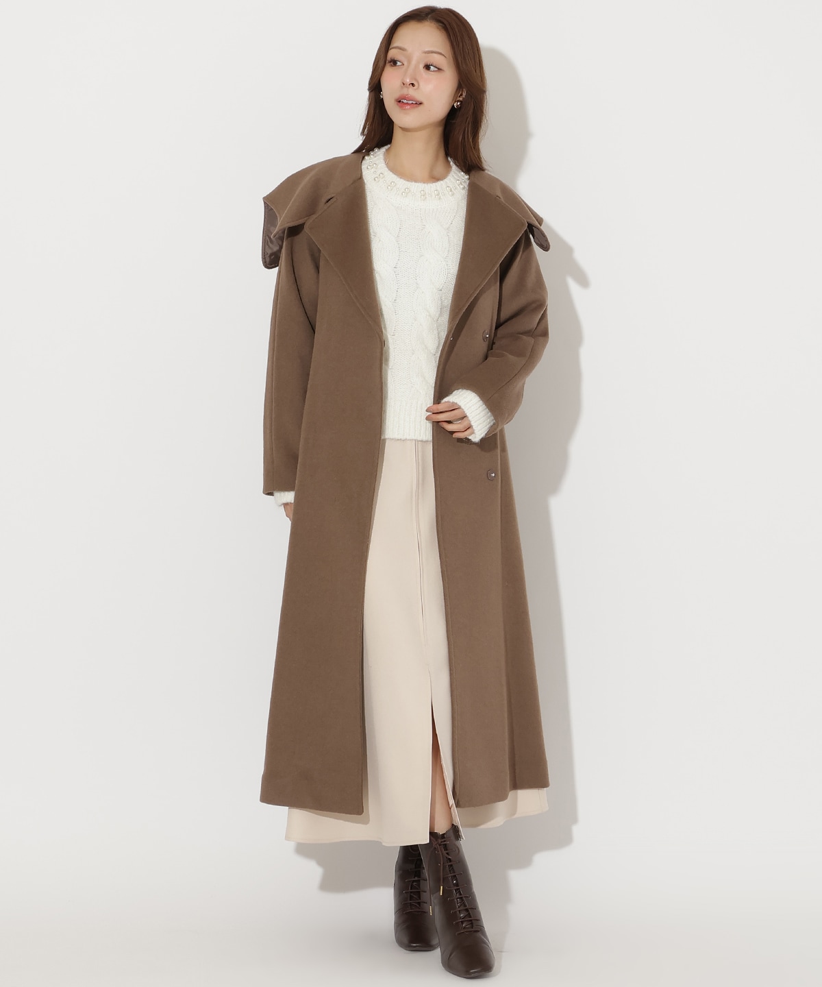 ケープカラーロングコート