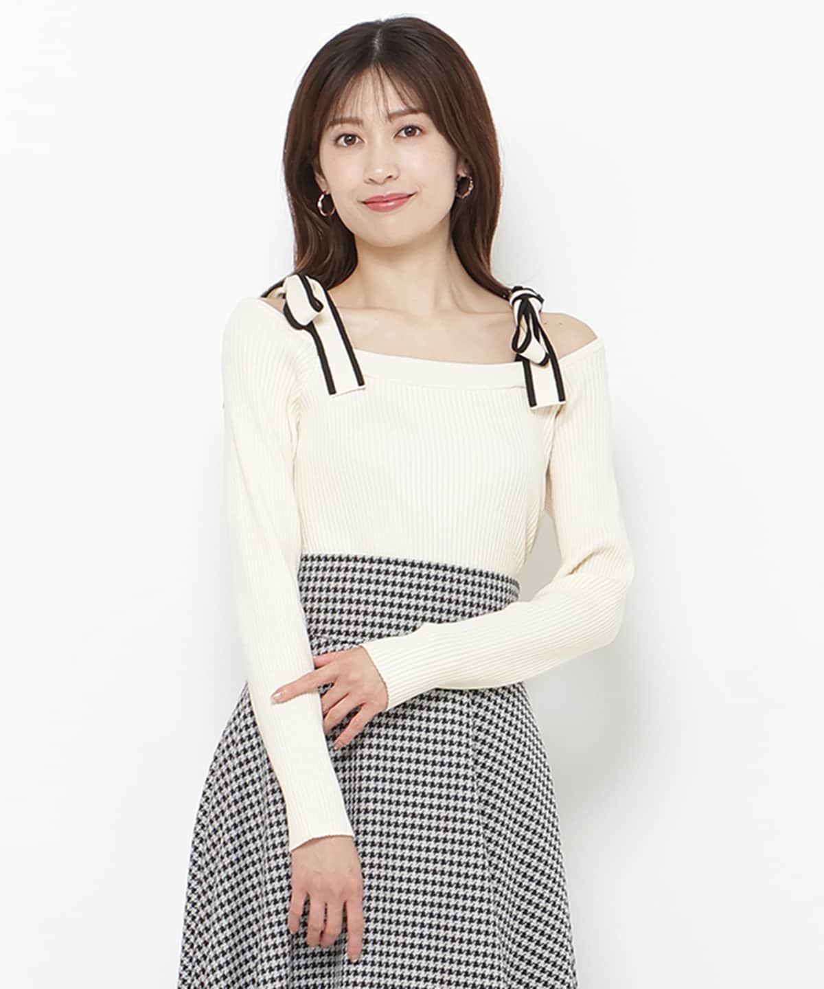 配色ショルダーリボンニットプルオーバー