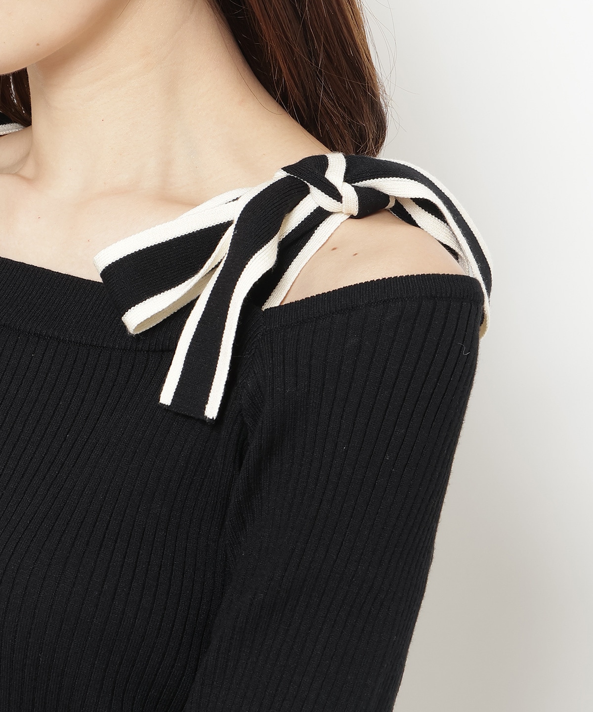 配色ショルダーリボンニットプルオーバー