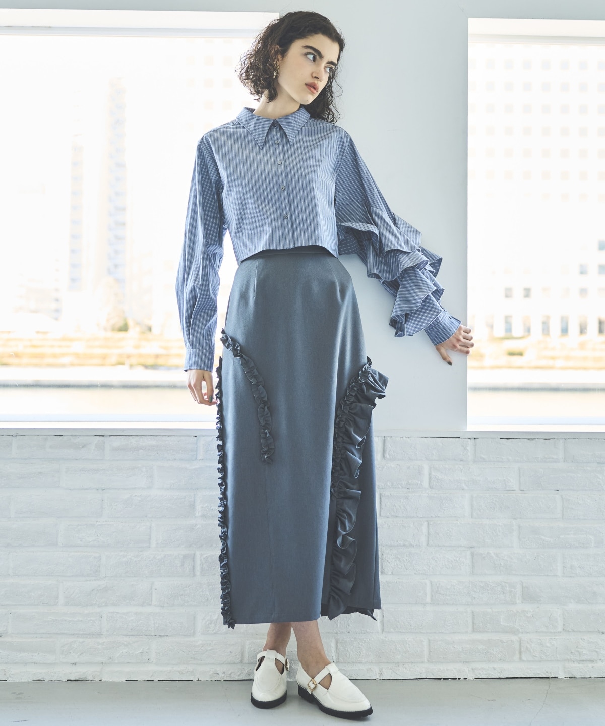 ストライプアシメフリルクロップドシャツ