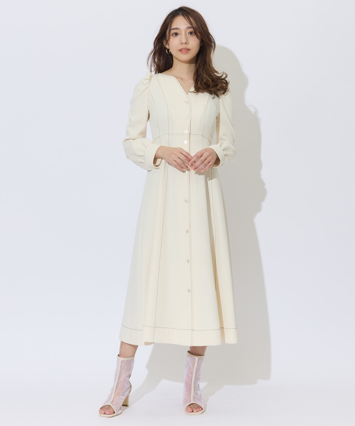 デコルテあき配色ステッチワンピース