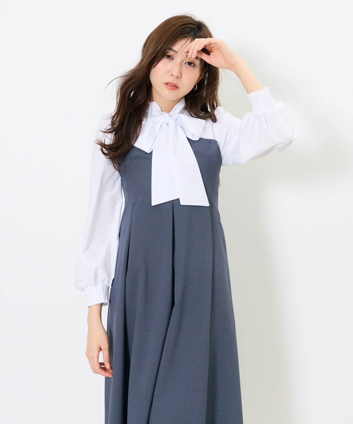 ヨーク切替リボンタイワンピース